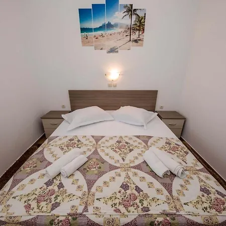 Paradise Apartment *