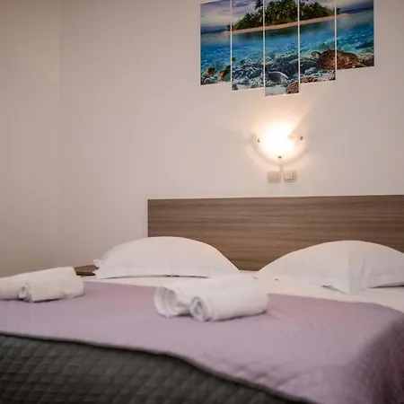 Apartment Paradise *