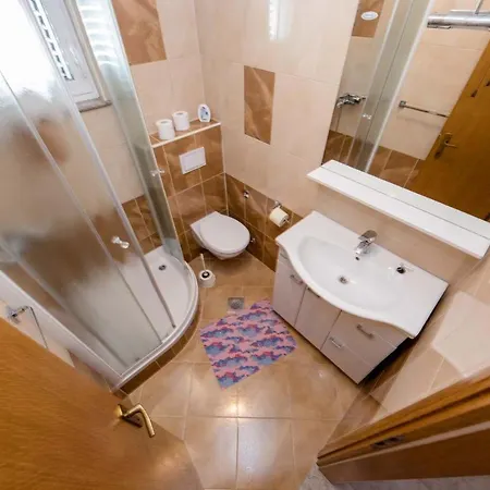 Apartment Paradise *