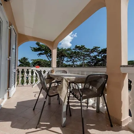 Paradise Apartment *