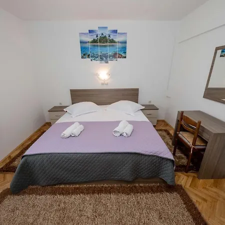 Apartment Paradise *