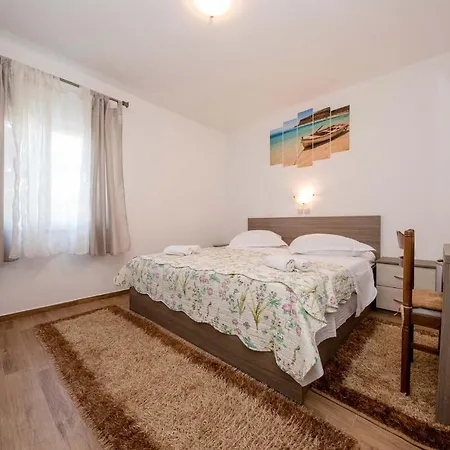Paradise Apartment *
