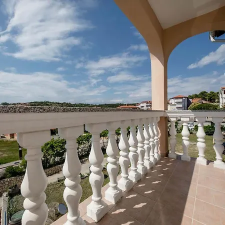 Апартаменты Paradise *