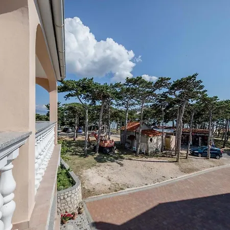 Paradise Apartment