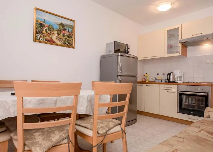 Paradise Daire Lopar