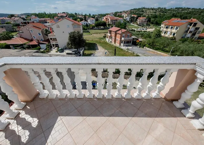 아파트 Paradise 로파르